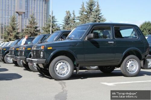 Президент РТ вручил ключи от а/м Нива